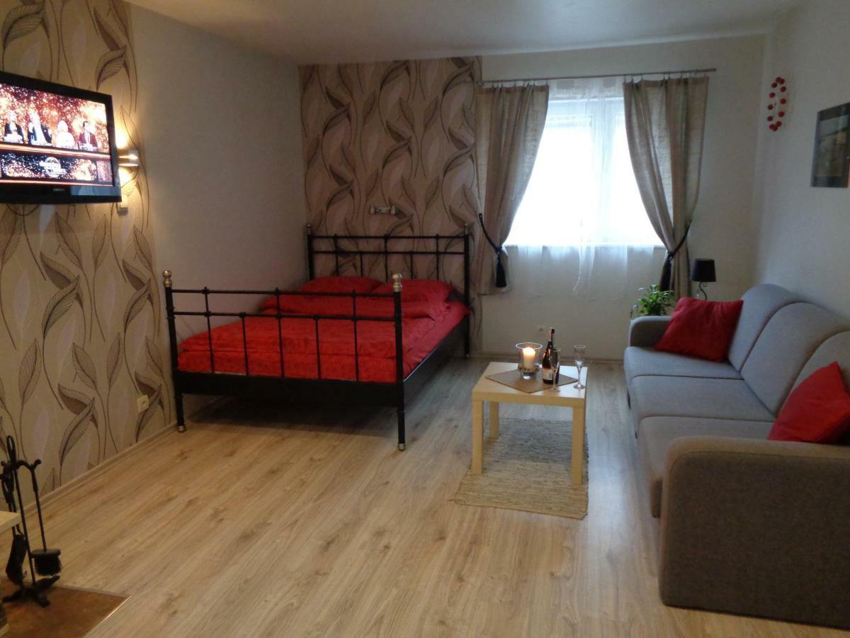 Appartamento Pokoje, Apartament Na Wyspie Danzica Esterno foto